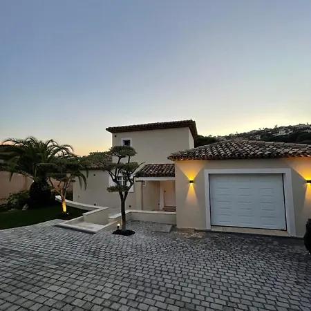 Avec Piscine Sur Le Golf